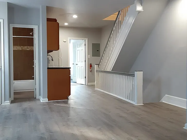 4927 Knox St #2 — Photo 13