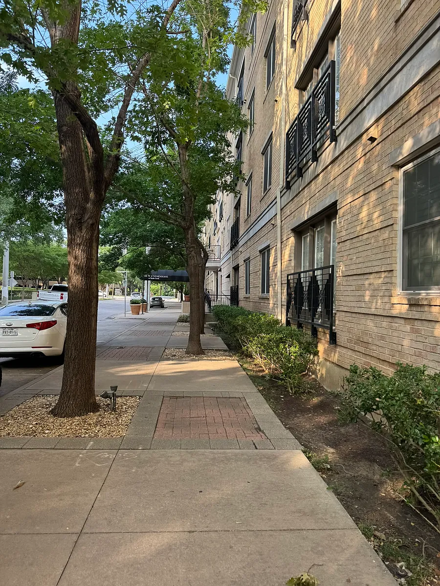Building Photo - 3400 Welborn St #108