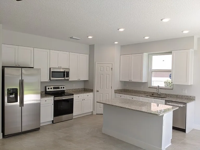 929 Gateshead Ct — Photo 2