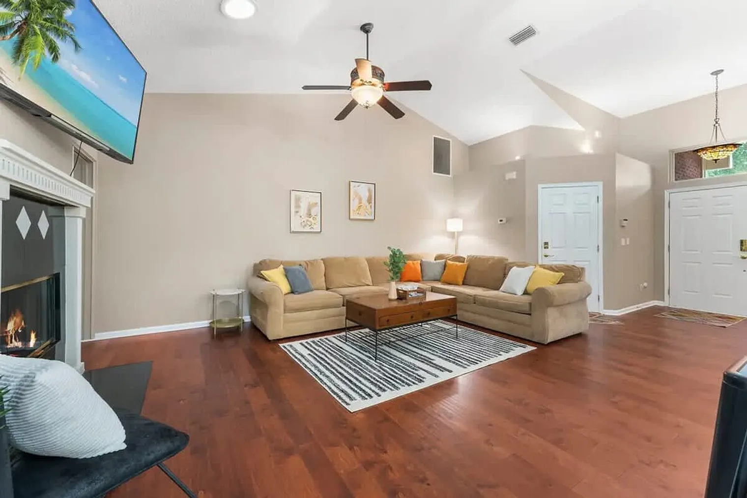 5 bed, 4.0 bath, 3282 sqft, $7,236 — Photo 1