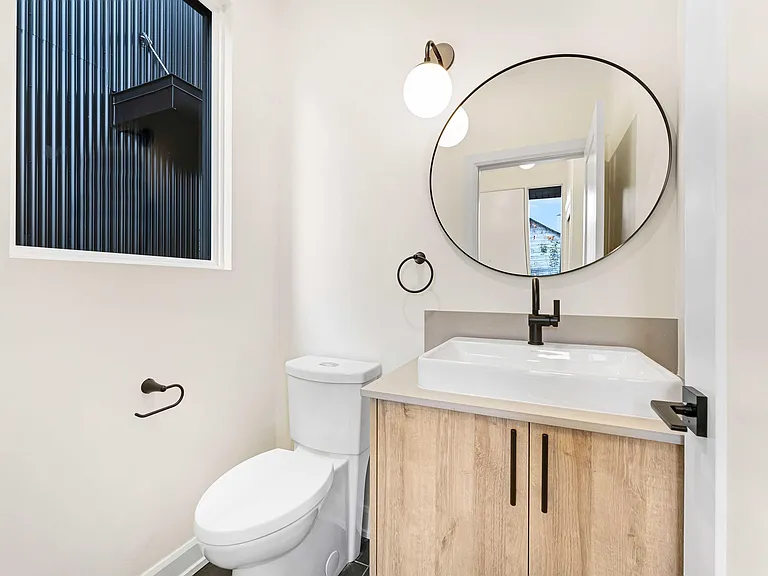 138 Carillon St #A — Photo 3
