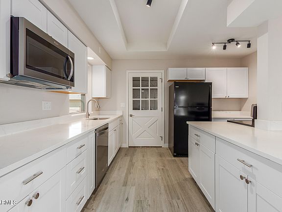 2nd image of 4108 E CARMEL Avenue