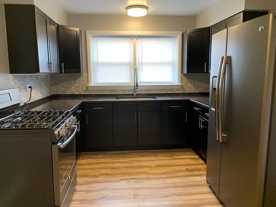 1st image of 7904 Lamon Ave