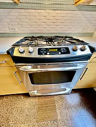 Rented by R New York