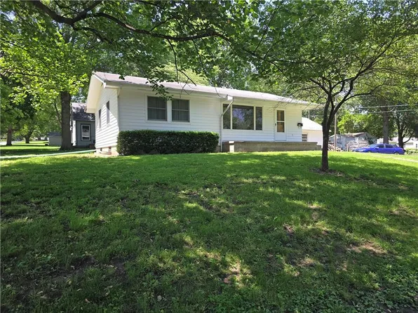 700 N 5th St, Tarkio, MO 64491