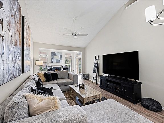 3rd image of 2265 Limestone Way