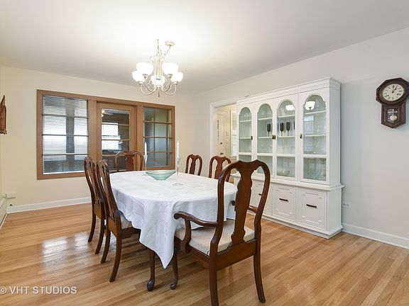 4th image of 8921 Lincolnwood Dr