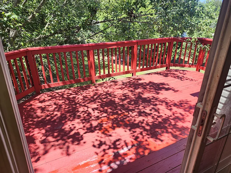 8 Pembroke Ln — Photo 18