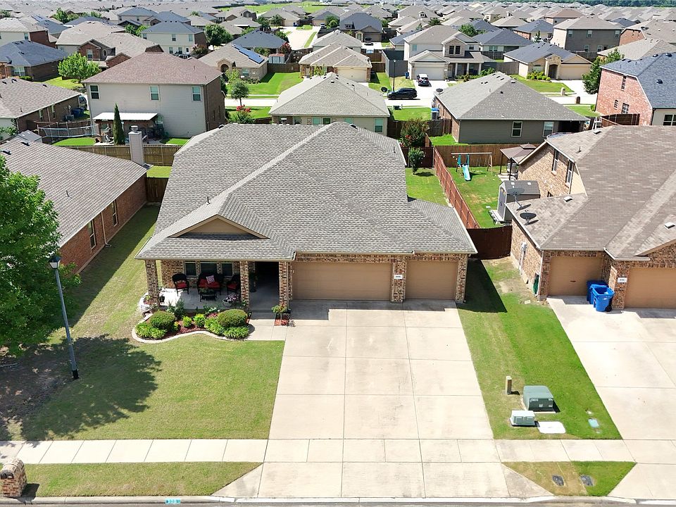 1st image of 309 Magnolia Dr