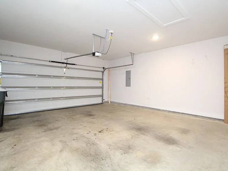 717 Brambling Ct — Photo 18