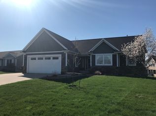 7451 Brewer Dr, Hudsonville, MI