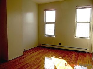 3239 35th St, Astoria, NY 11106