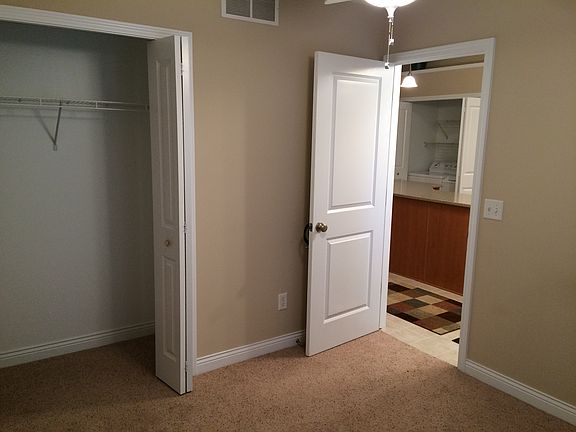3rd image of 1610 Palmetto Dr