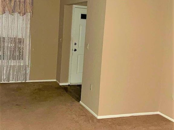 4th image of 48 Buttonwood Ct #1000
