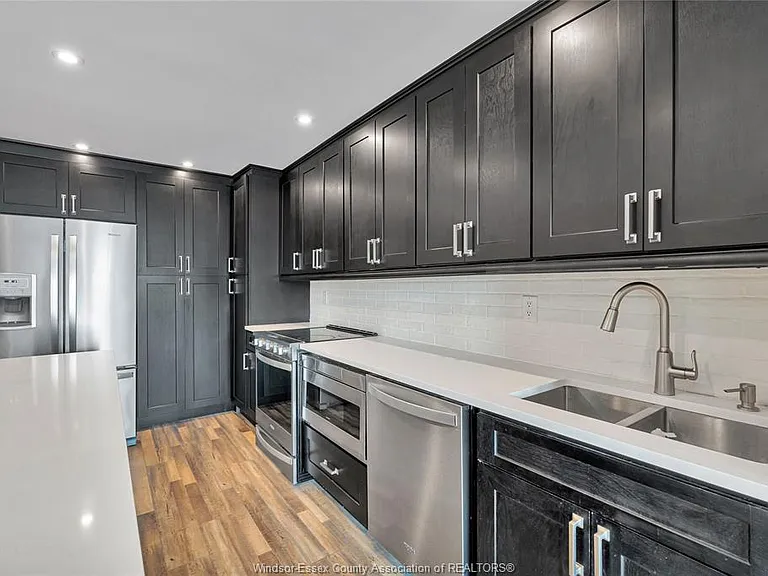 75 Riverside Dr E #1902 — Photo 6