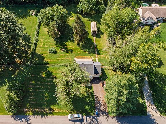 5th image of 593 Hamblin Dr