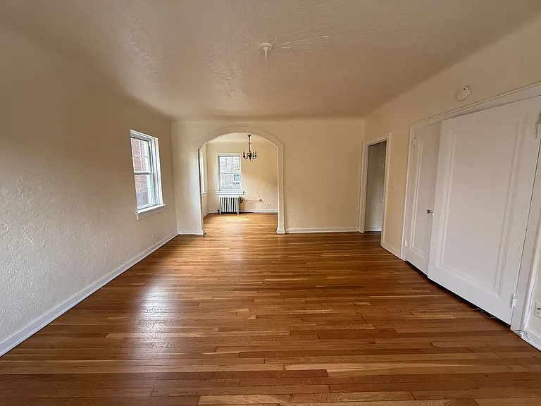 King Edward Annex Apartments — Photo 7