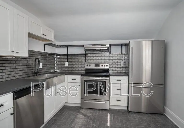 2730 Dakota Ave #B — Photo 4