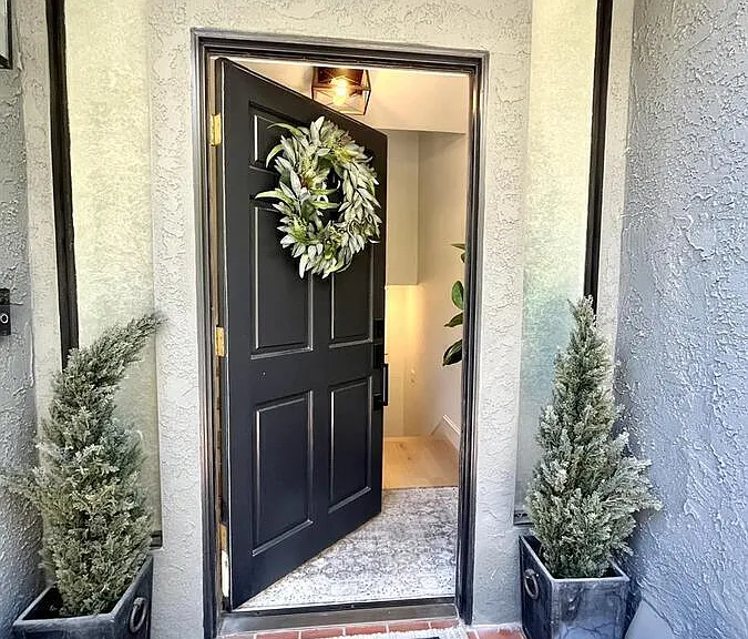 2019 Carnegie Ln #6 — Photo 3