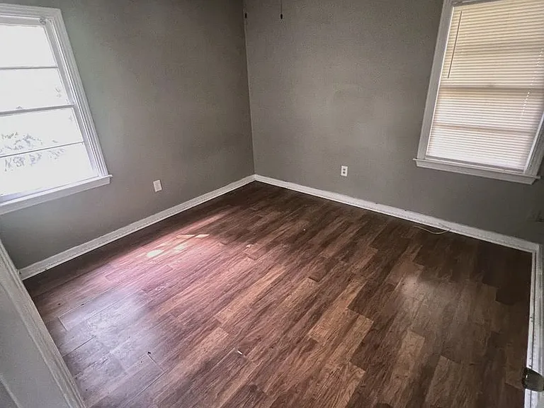368 Leron Ave — Photo 5