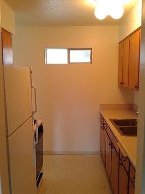 4th image of 1665 Siskiyou Blvd APT 203