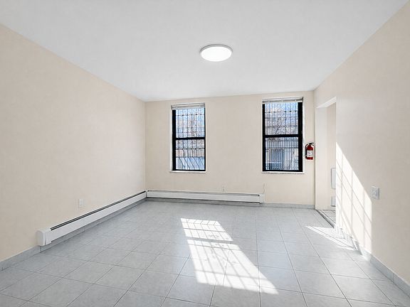 3rd image of 418 Grand St #2F