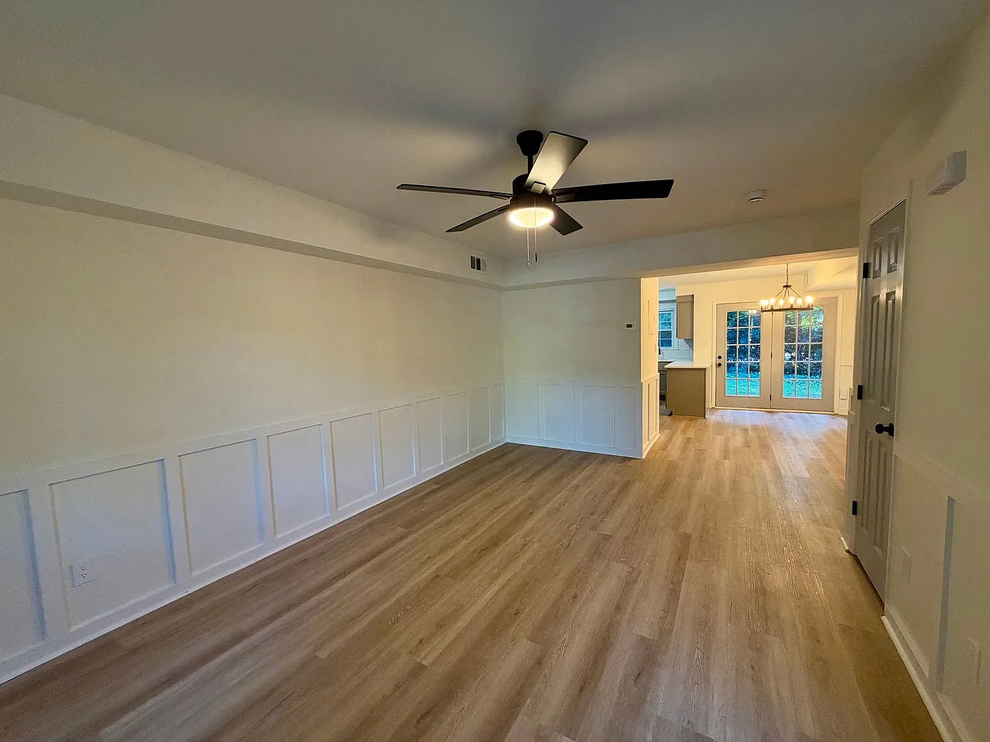 4705 Blue Bird Unit E- Bev Roberts Rentals and Property Management — Photo 4