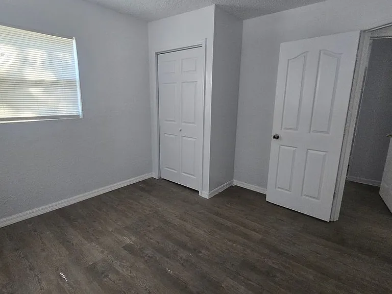 706 E Madison St — Photo 5