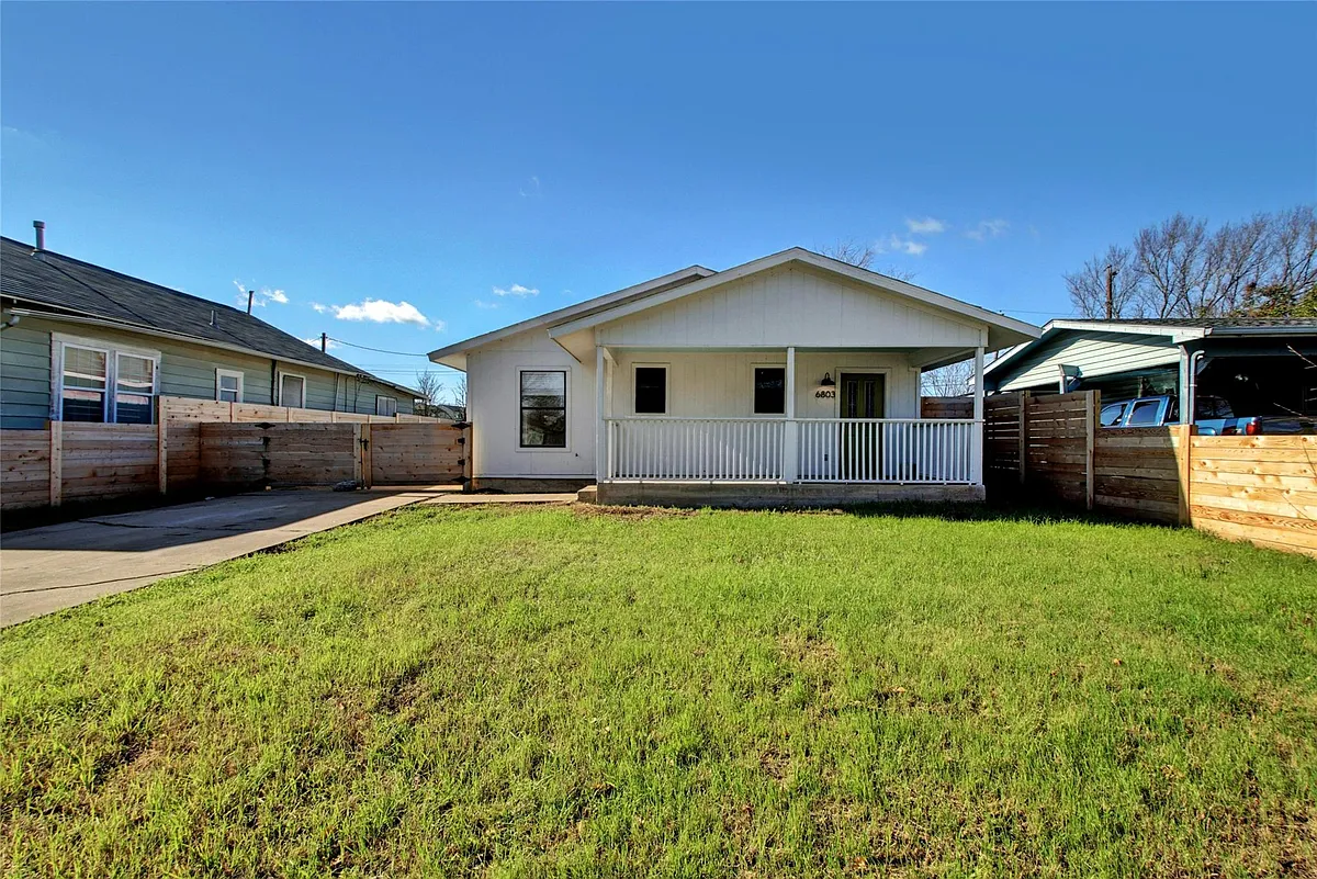Building Photo - 6803 Santos St