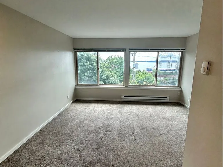 Mercer Crest Apartments — Photo 17