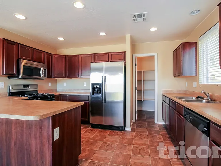 29250 W Weldon Ave — Photo 6