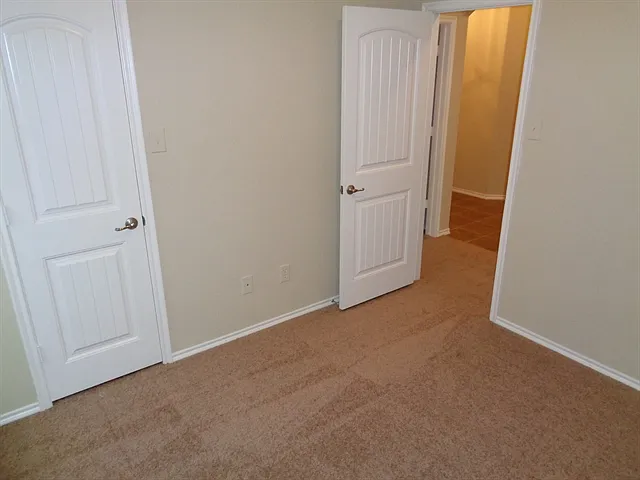 1000 Churchill Dr — Photo 11