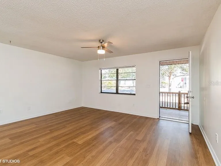 2522 NW 4th Ter #2522 — Photo 9