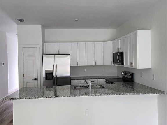 3rd image of 2431 Lola Ave S