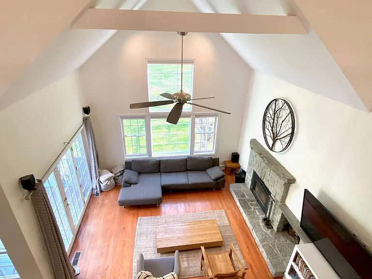 12 Carriage Hill Rd — Photo 9