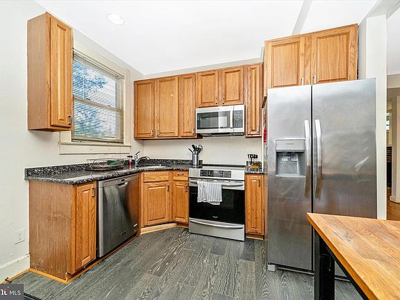 2nd image of 3034 S Dakota Ave NE