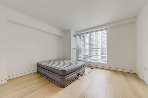 Rented by Lin Pan Realty Group LLC | media 73