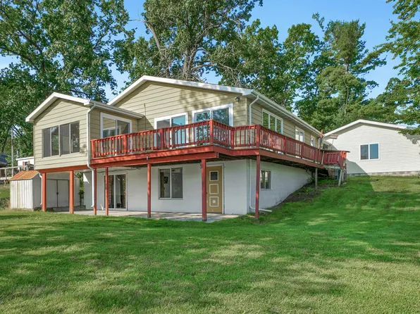 49743 Hillcrest Ave, Paw Paw, MI 49079