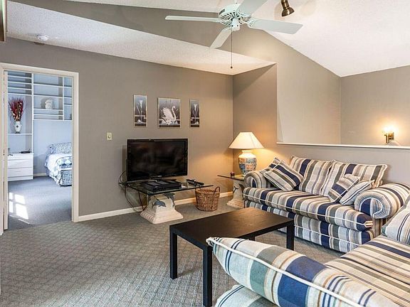 5th image of 3960 SW Greenwood Way #5