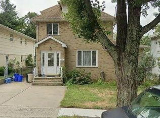 652 Maple Ave, Ridgefield, NJ 07657