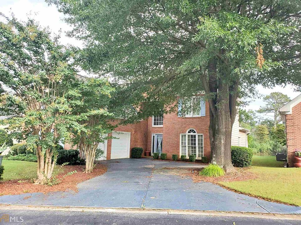 1st image of 2106 Highland Club Dr SE