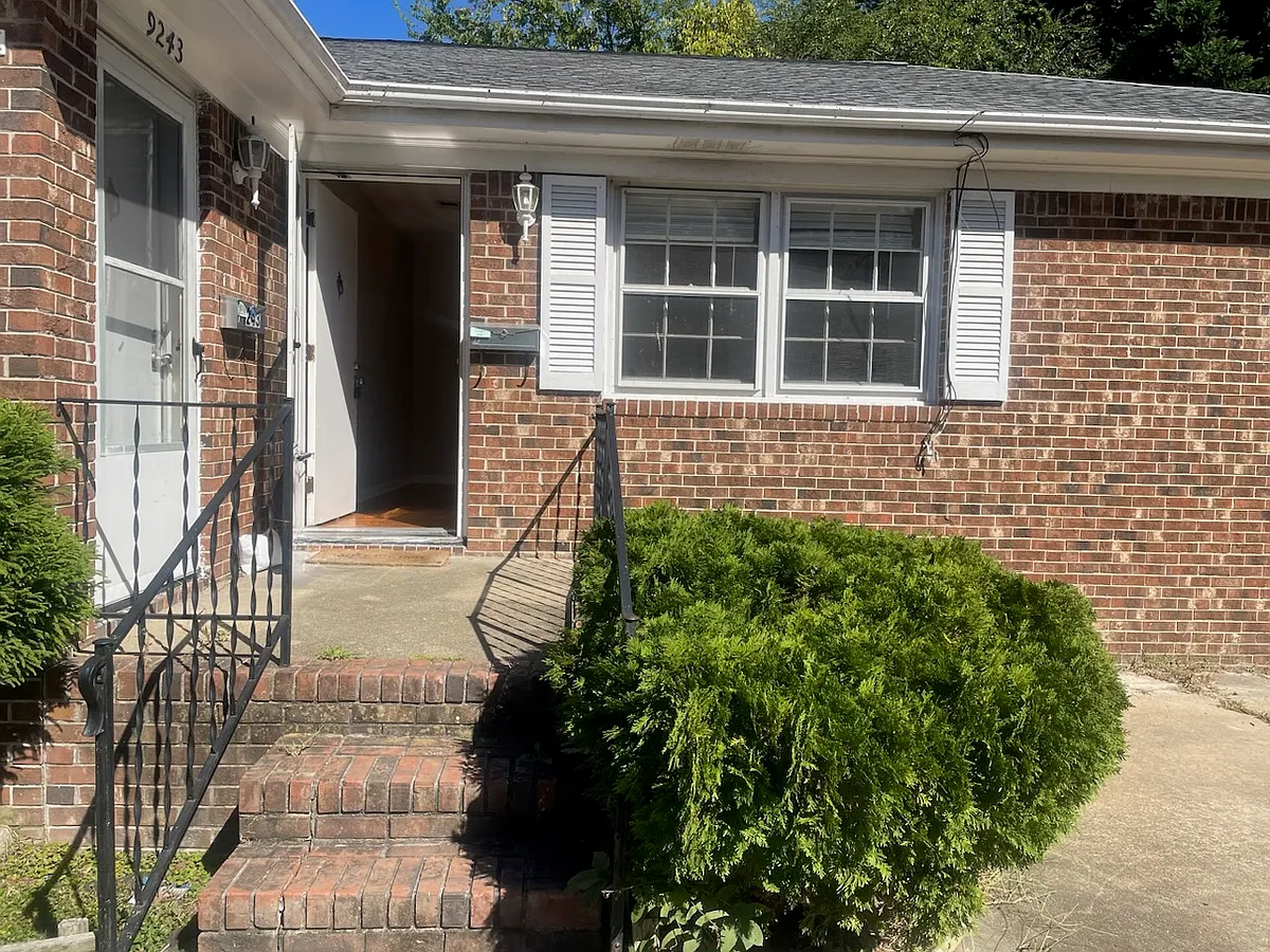 Building Photo - 9243 Atwood Ave #A
