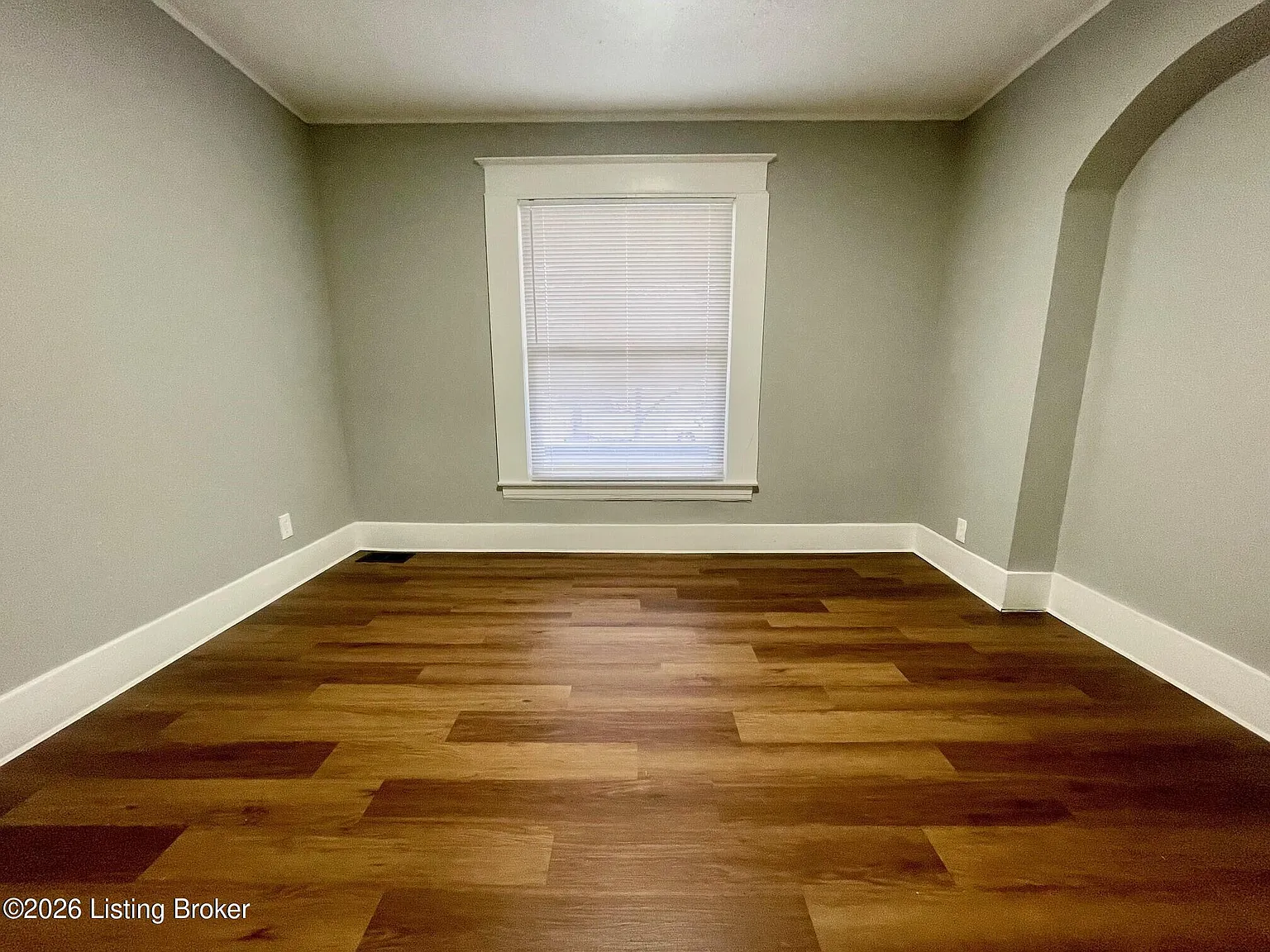 3 bed, 1.5 bath, 1292 sqft, $1,295 — Photo 2
