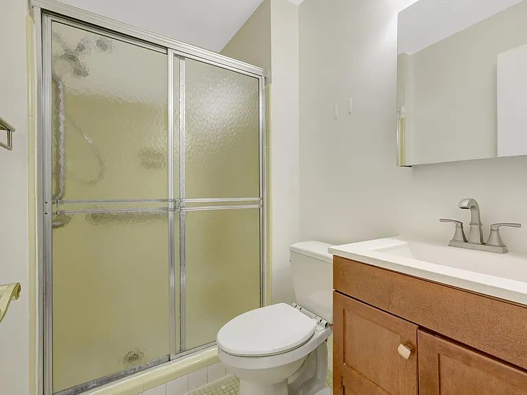 615 Kearney Ct SW — Photo 37