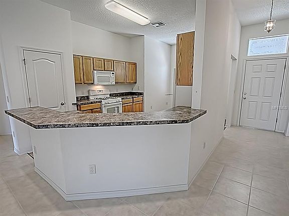 5th image of 1696 Hartsville Trl
