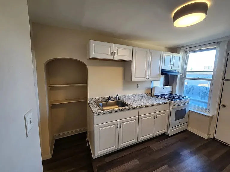 231 Cooper St #1 — Photo 3