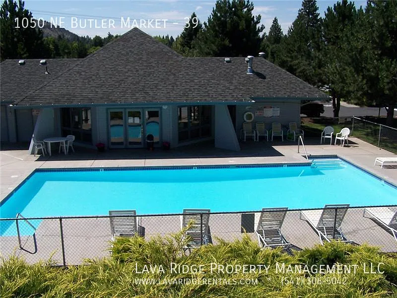 1050 NE Butler Market Rd #39