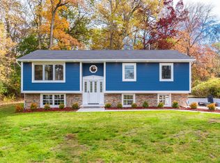 7 Gold Rd, Wappingers Falls, NY 12590