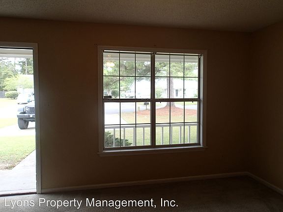 4th image of 2608 Wedgewood Dr APT A