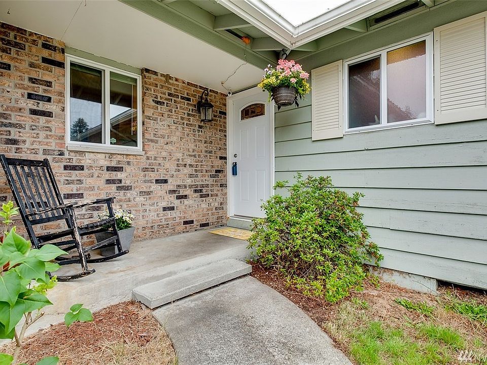 1st image of 2344 S Flower Ave